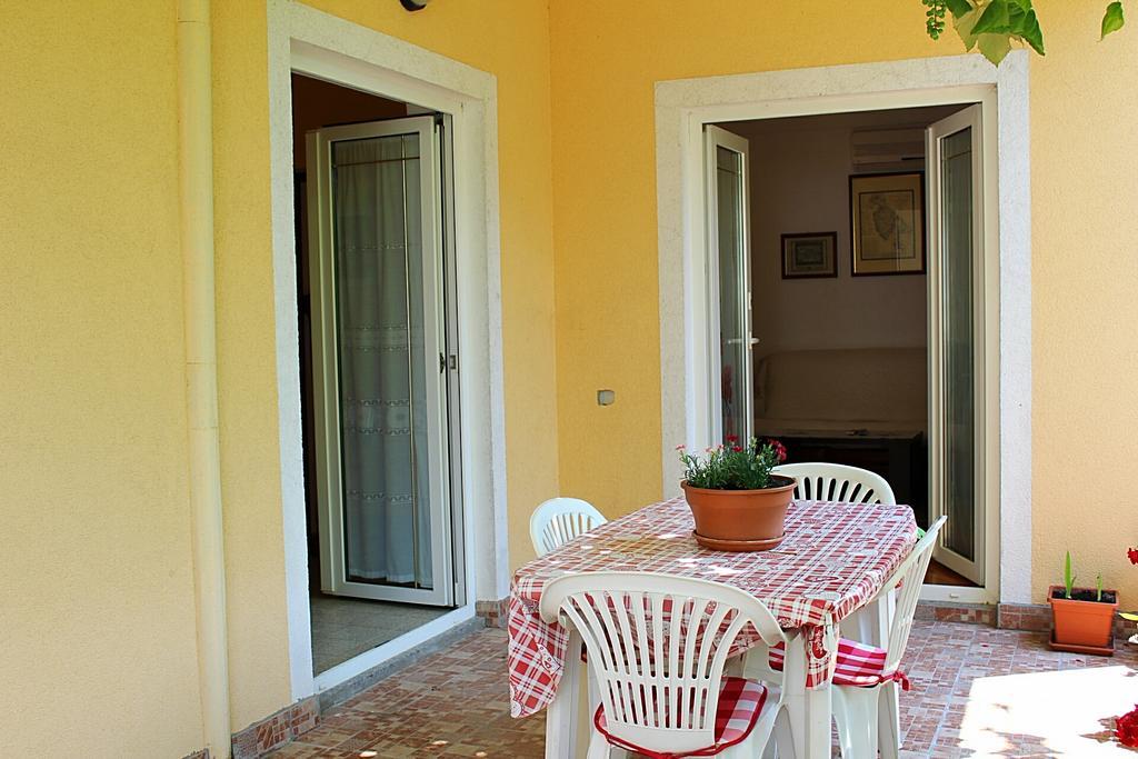 Apartment Girasole Rovigno Esterno foto